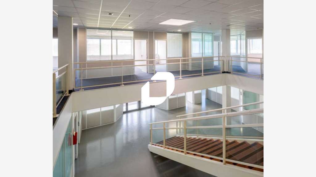 A louer Local d'activité 15704m² Saint witz