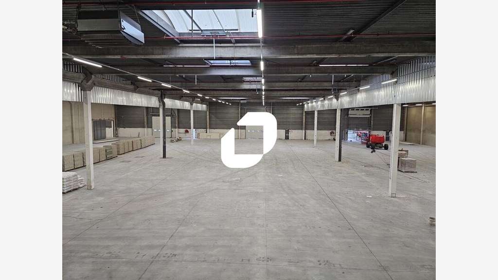 A louer Local d'activité 1322m² Saint witz