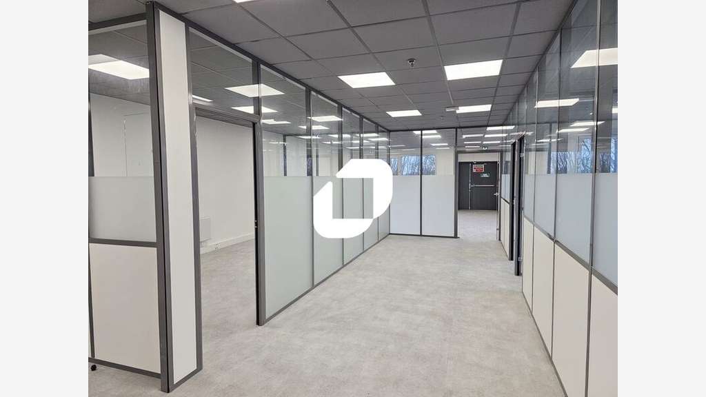A louer Local d'activité 1322m² Saint witz