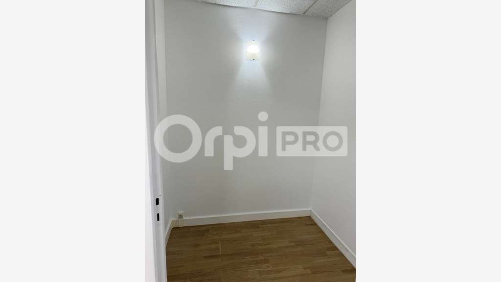 A LOUER Sainte-Adresse Locaux / Bureaux