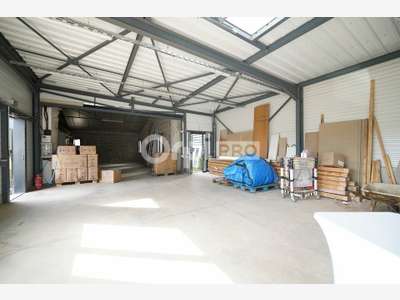 Local d'activité 180m² à louer à Sainte-Consorce