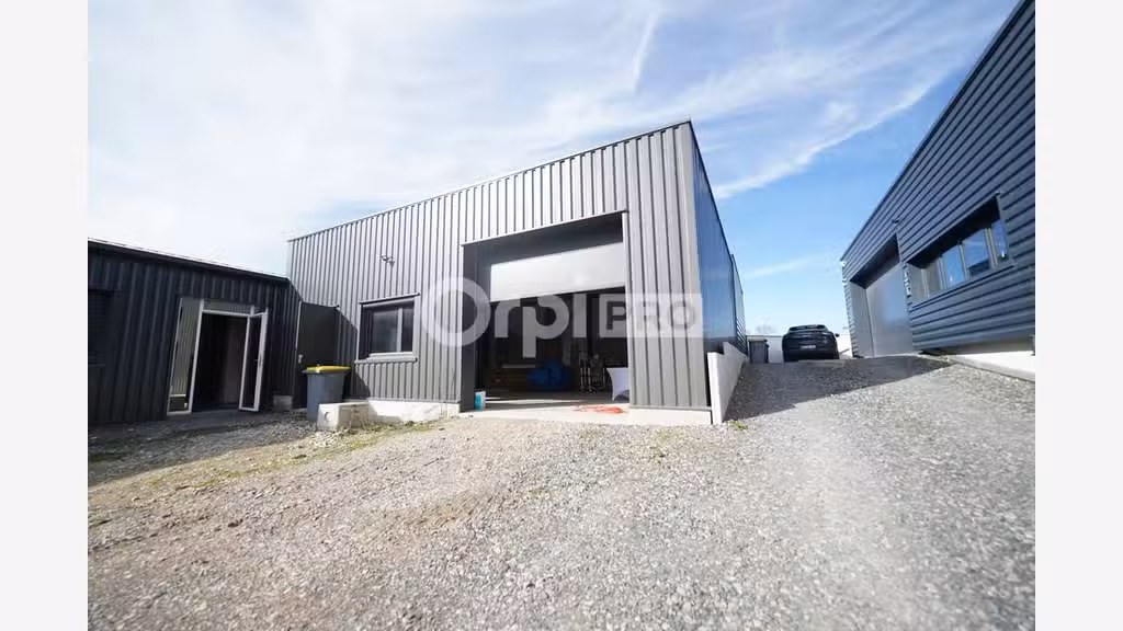 Local d'activité 180m² à louer à Sainte-Consorce