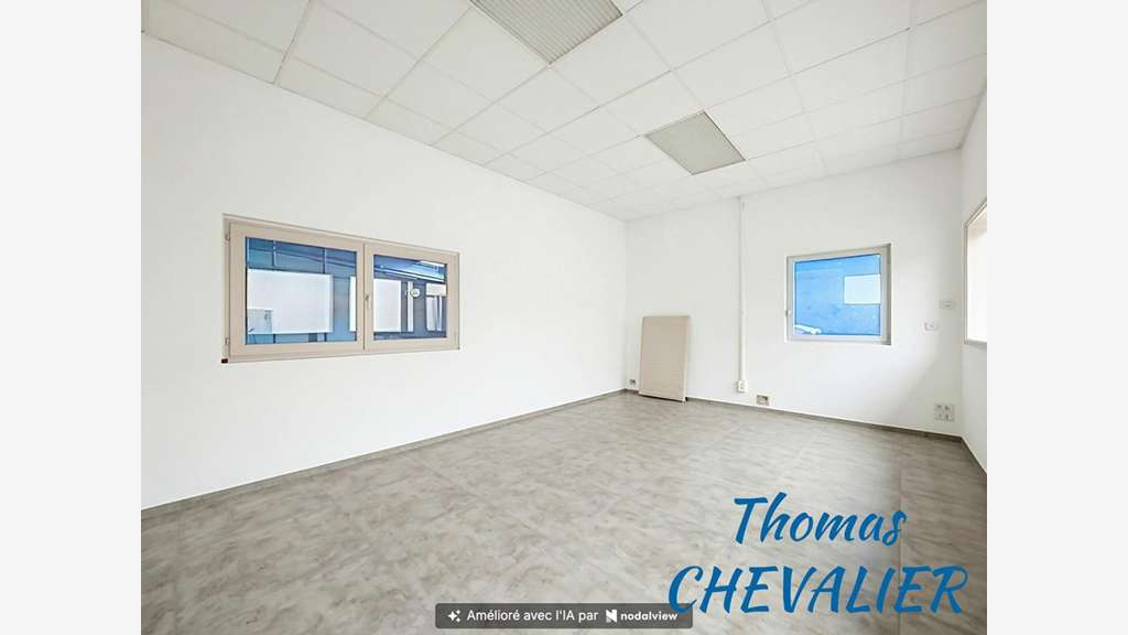 Local d'activité 690m² zone Sainte-Croix-en-Plaine