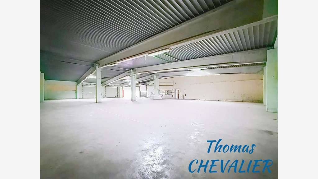 Local d'activité 690m² zone Sainte-Croix-en-Plaine