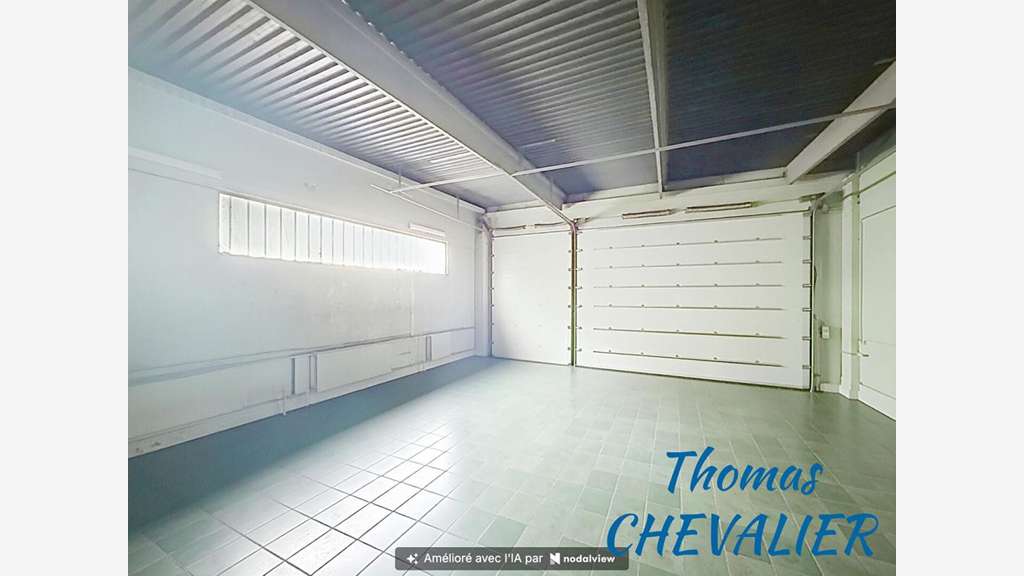 Local d'activité 690m² zone Sainte-Croix-en-Plaine