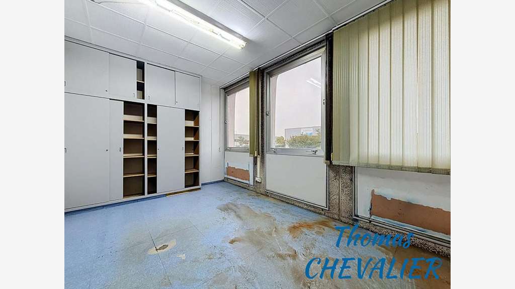 Local d'activité 690m² zone Sainte-Croix-en-Plaine