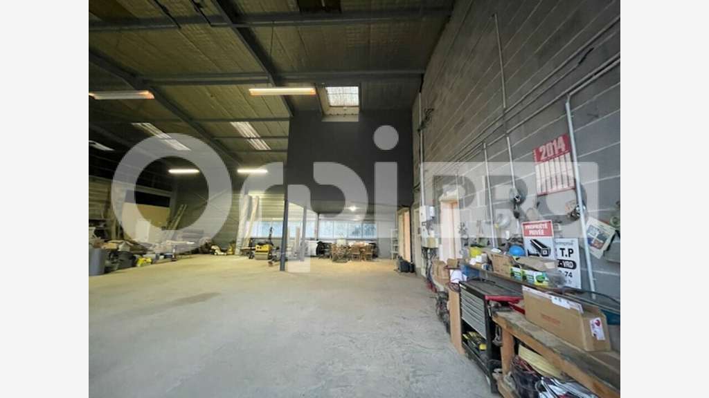 Local activité 308 m² et terrain