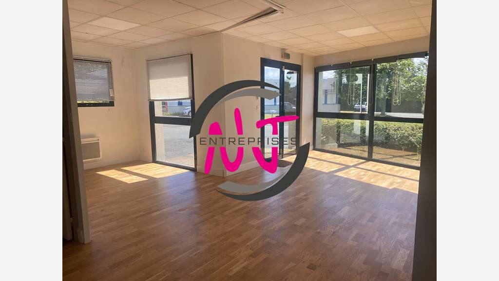 Loue local d'activité 220m² à Ste Gemmes sur Loire