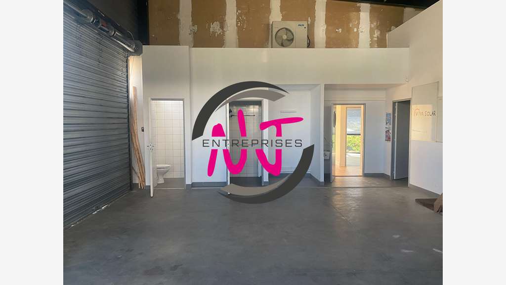 Loue local d'activité 220m² à Ste Gemmes sur Loire