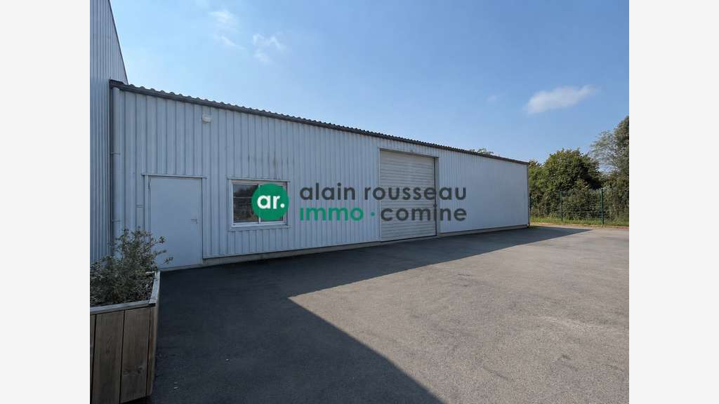 A LOUER - LOCAL ACTIVITE ENVIRON 210 M² - SAINTES-