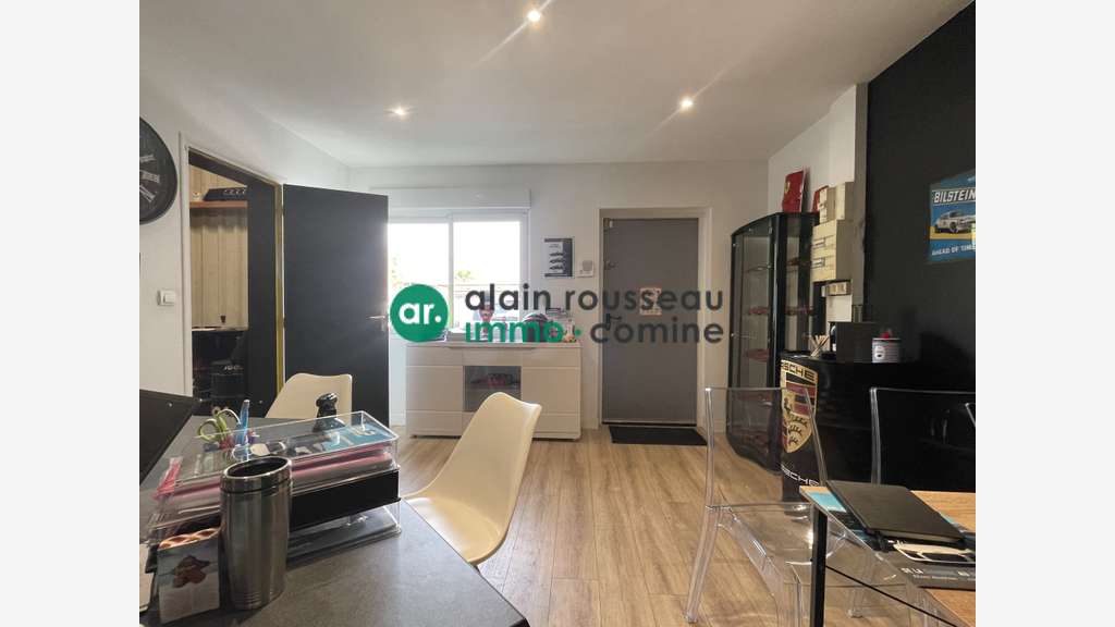A LOUER - LOCAL ACTIVITE ENVIRON 210 M² - SAINTES-