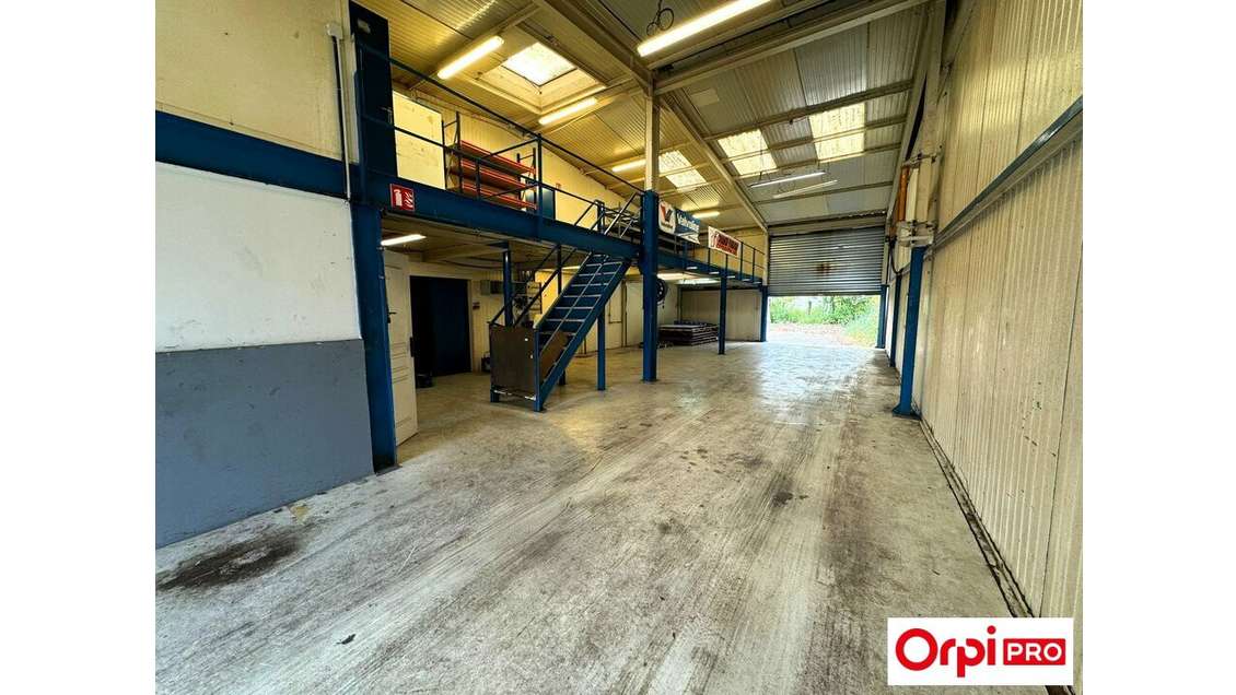 Loue local activités 230m² Ste Geneviève des Bois