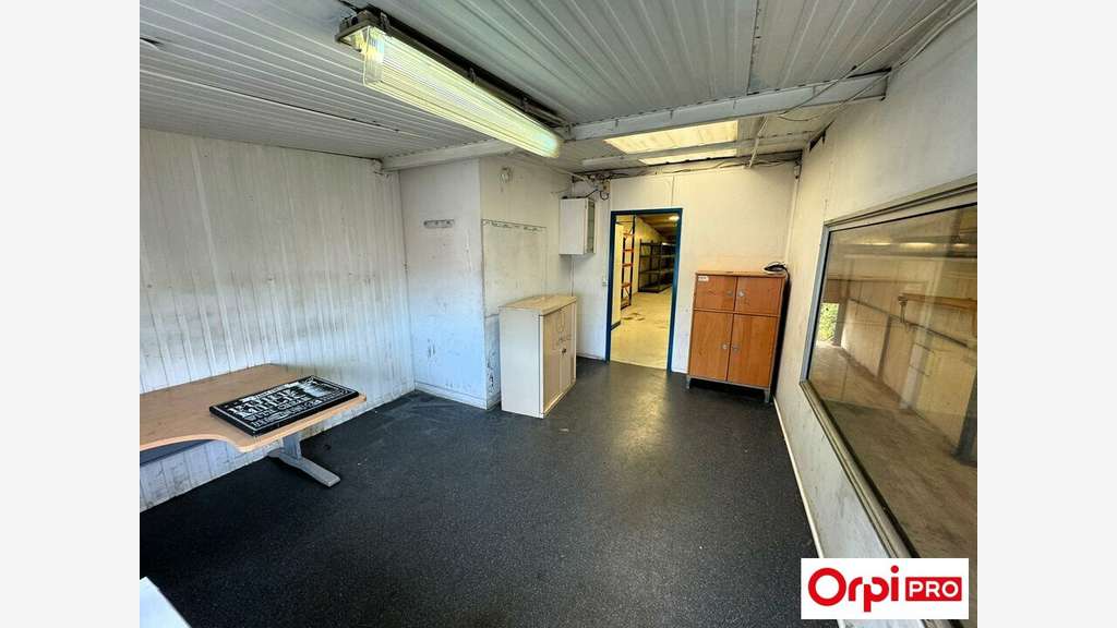 Loue local activités 230m² Ste Geneviève des Bois