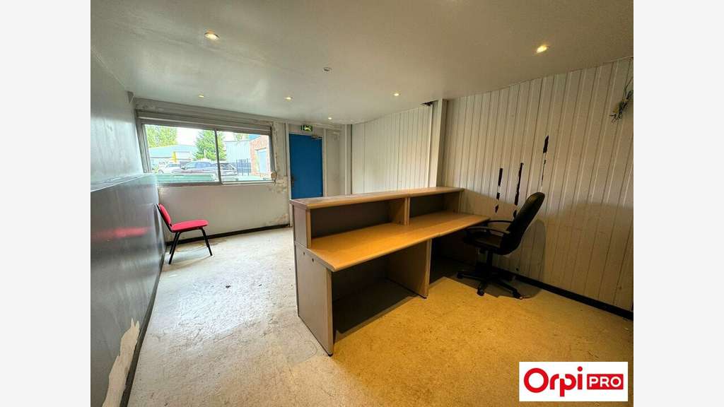 Loue local activités 230m² Ste Geneviève des Bois