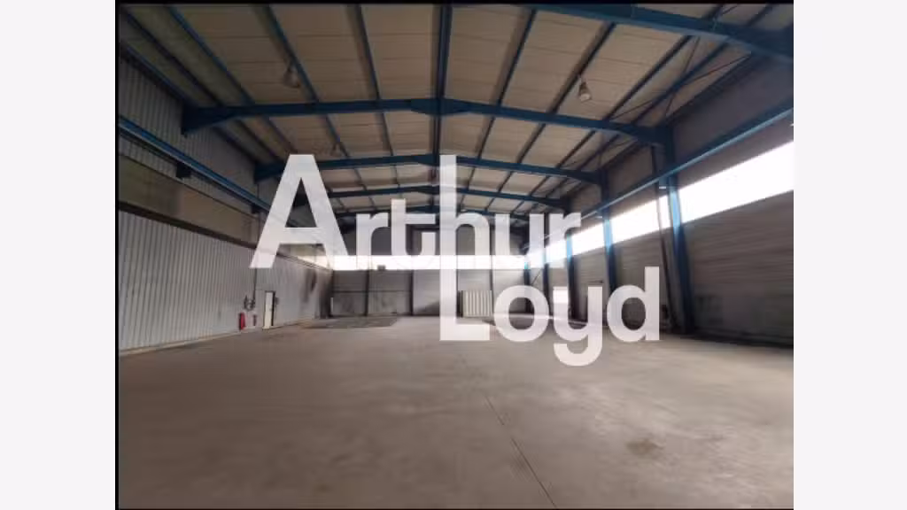 Loue local d'activité 3200m² Sainte-Hélène-du-Lac