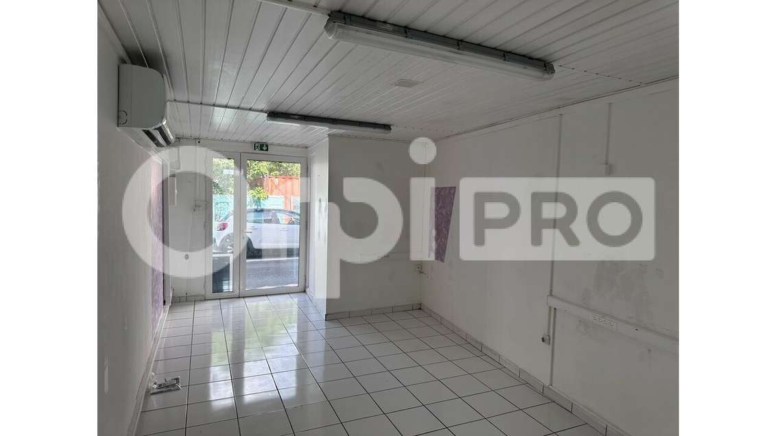 Bail tout commerce hors restauration à Sainte Luce