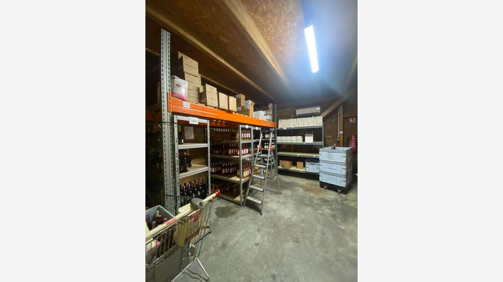 Loue local d'activités récent 265m² à Sainte-Luce