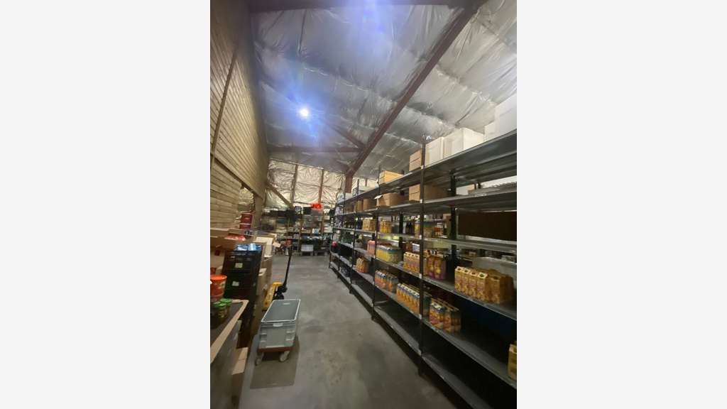 Loue local d'activités récent 265m² à Sainte-Luce