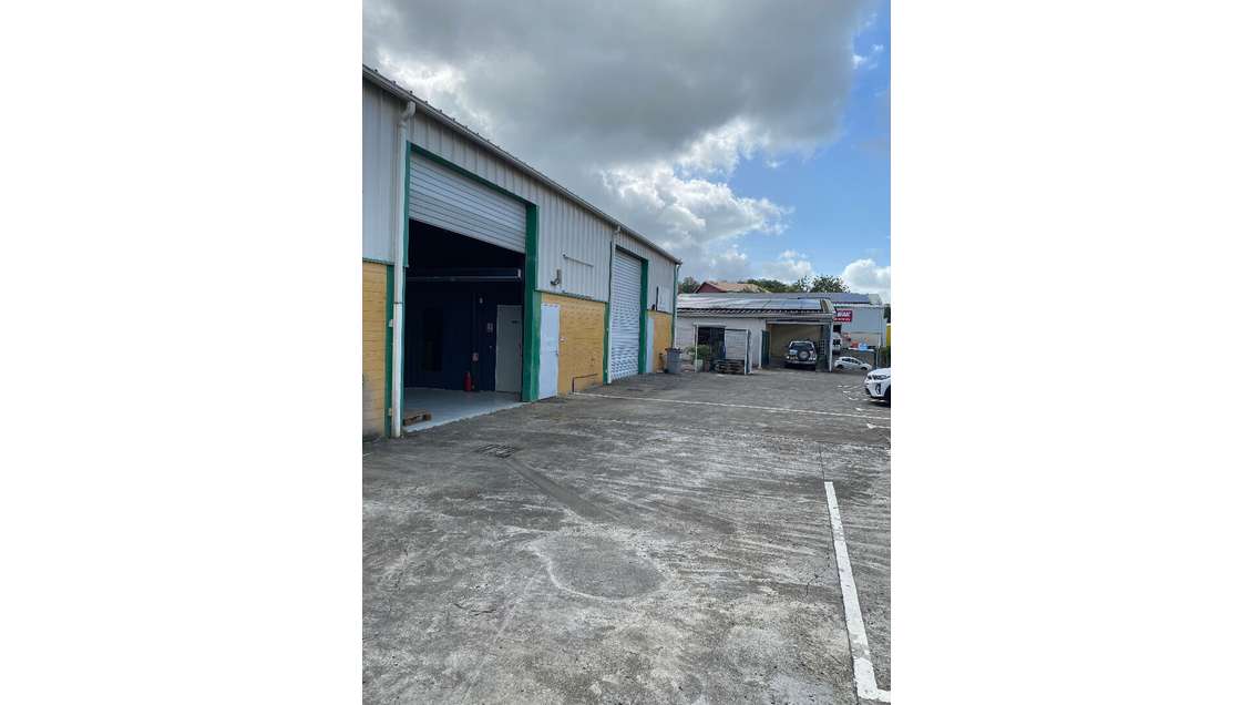 Local d'activités ou entrepot 170 m2, Zac Les 