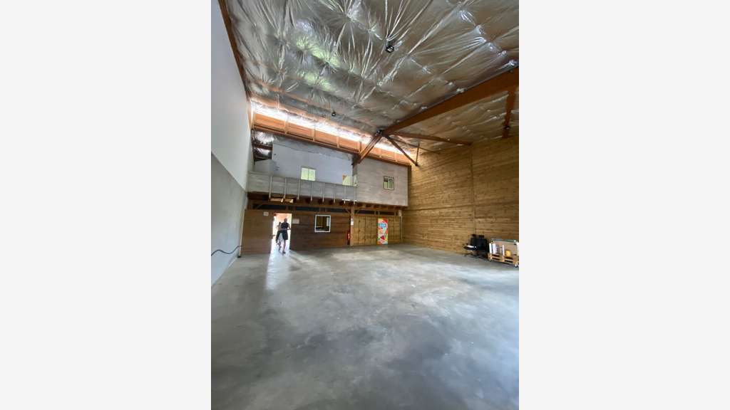 Loue local d'activités 195m² Zac Coteaux Ste Luce