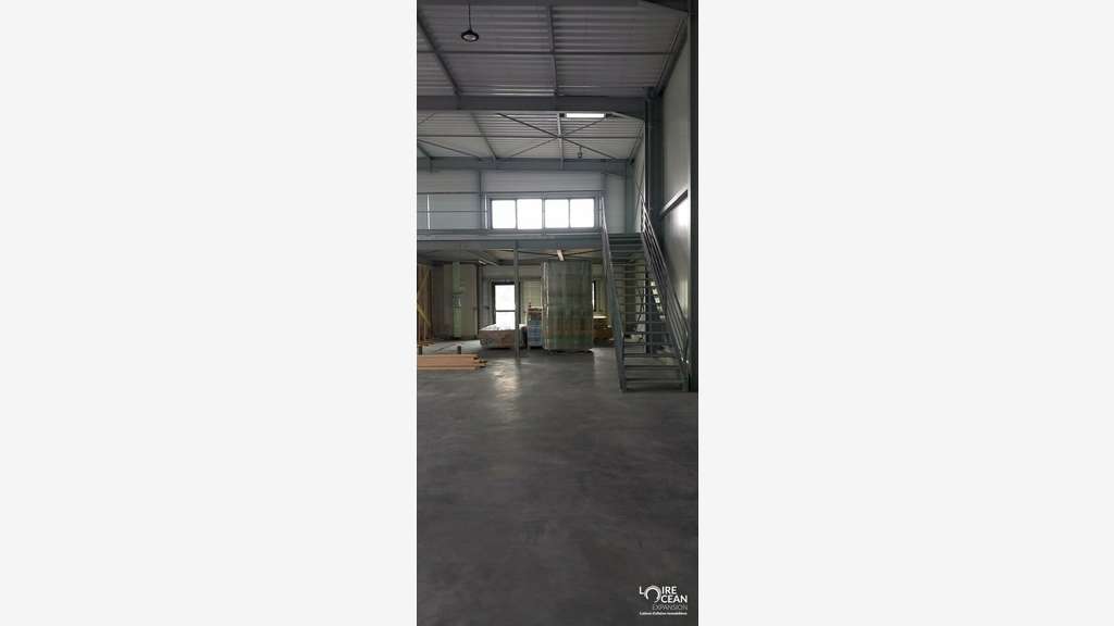 A louer local de 300m² à Sainte-Luce-sur-Loire