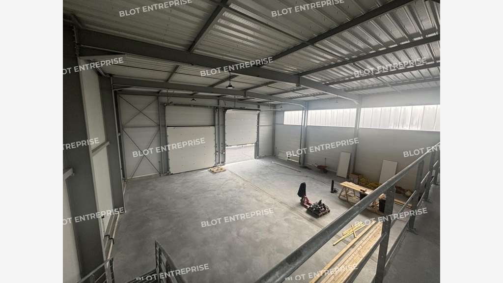 A louer locaux d'activités 393m² St-Luce/Loire