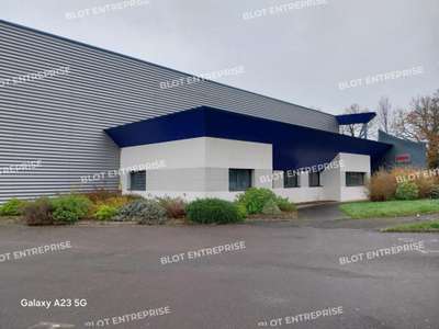 A louer locaux d'activités 1500m² à Sainte Luce