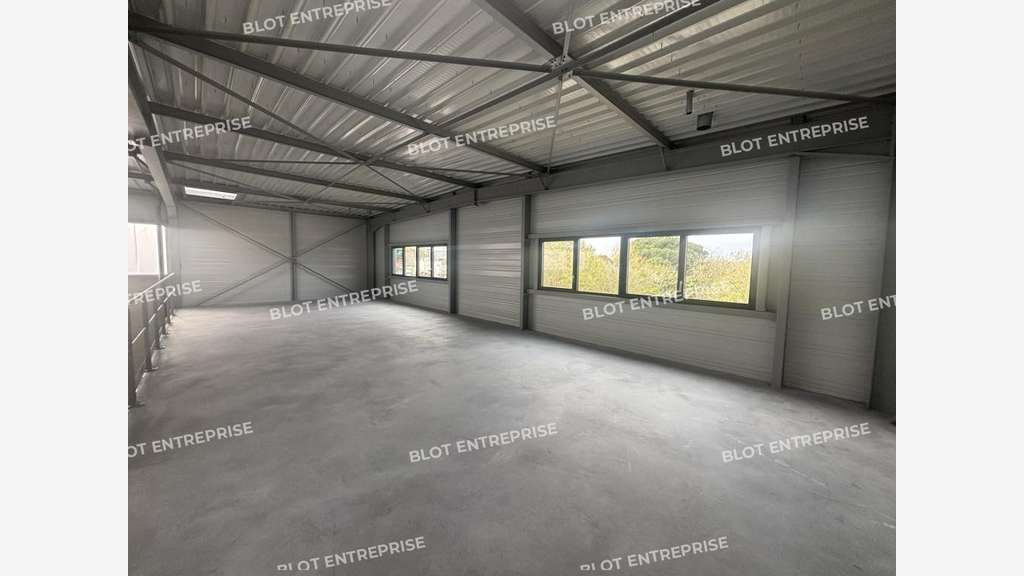 A louer locaux d'activités 197m² Sainte-Luce/Loire