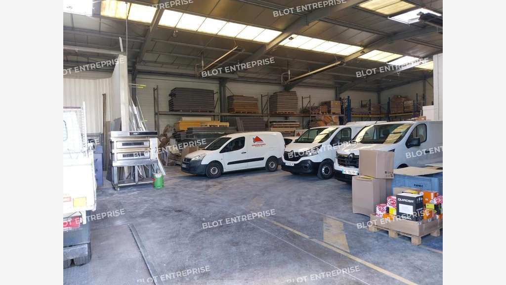 Loue locaux d'activités 800m² Ste Luce sur Loire