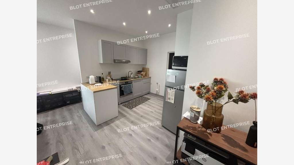 Loue local d'activités 130m² Sainte-Luce-sur-Loire