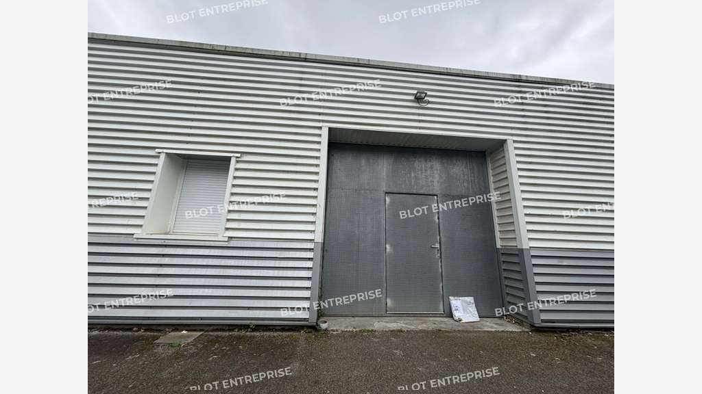 Loue local d'activités 130m² Sainte-Luce-sur-Loire