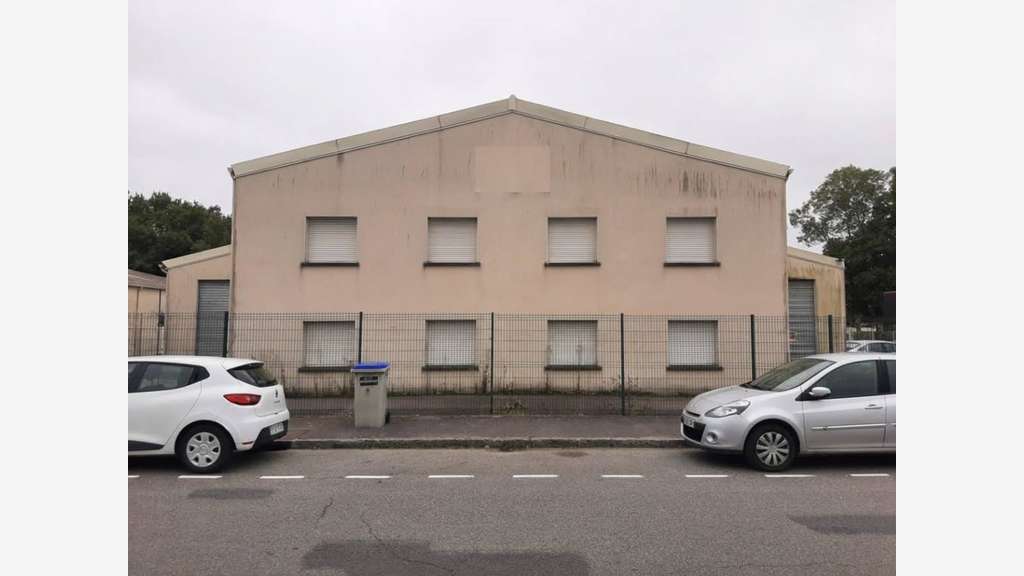 A LOUER LOCAL D'ACTIVITE INDEPENDANT DE 1.000 m²