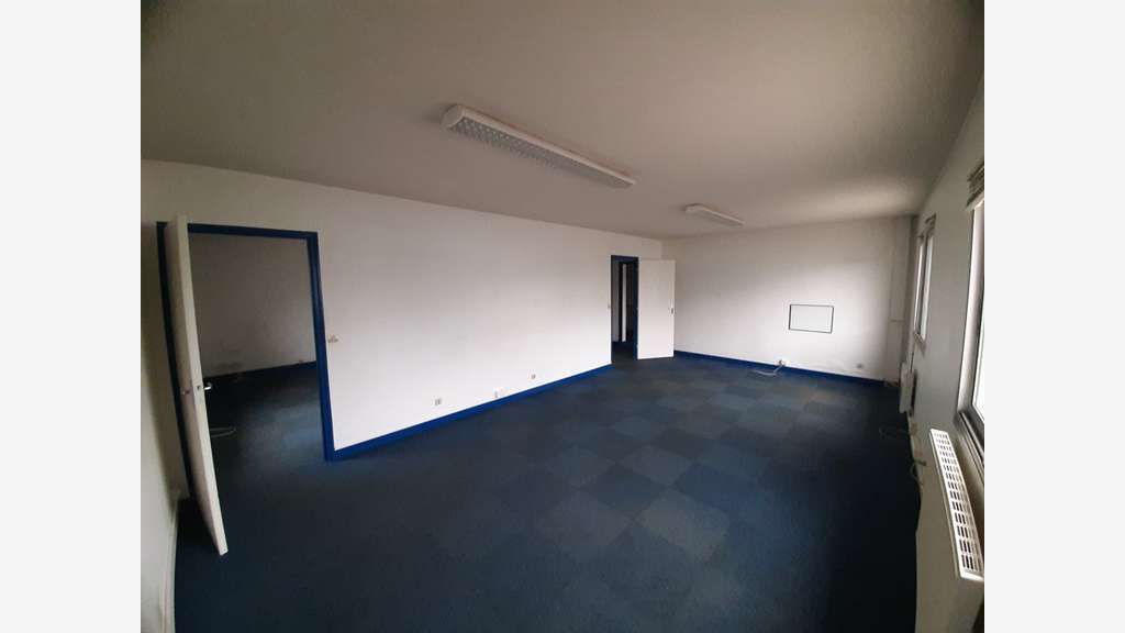 A LOUER LOCAL D'ACTIVITE INDEPENDANT DE 1.000 m²