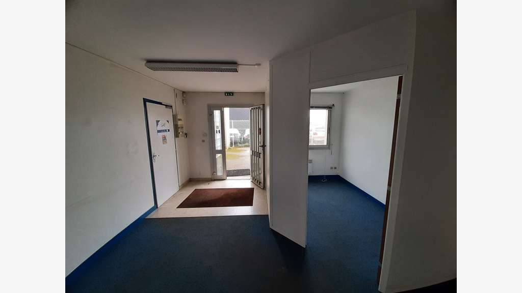 A LOUER LOCAL D'ACTIVITE INDEPENDANT DE 1.000 m²