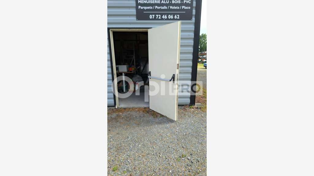 A louer entrepôt 150m² à Sainte Reine de Bretagne