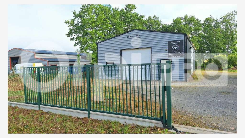 A louer entrepôt 150m² à Sainte Reine de Bretagne