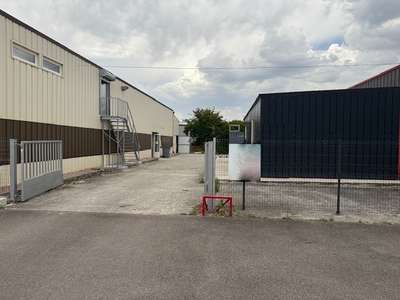 A louer local stockage de 320m² à Sainte Savine