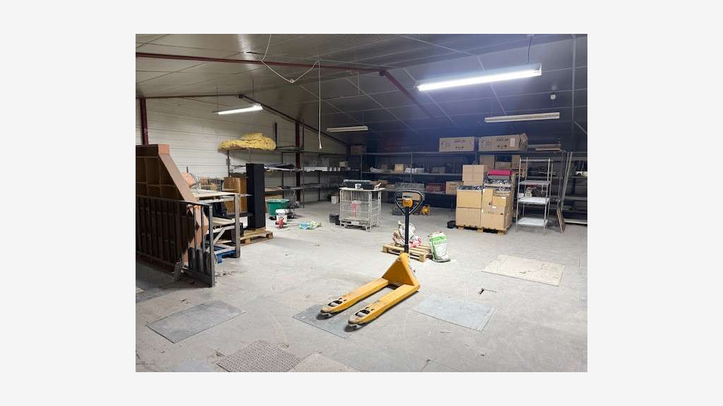 A louer local stockage de 320m² à Sainte Savine