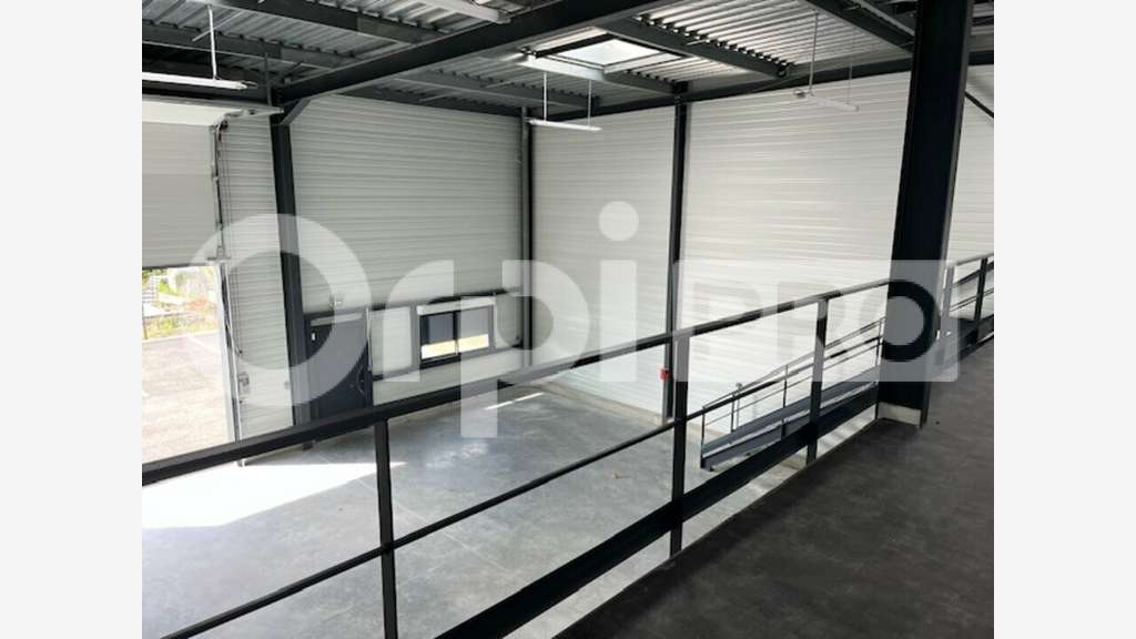 Local d'activité neuf 280m² à louer à Ste-Soulle