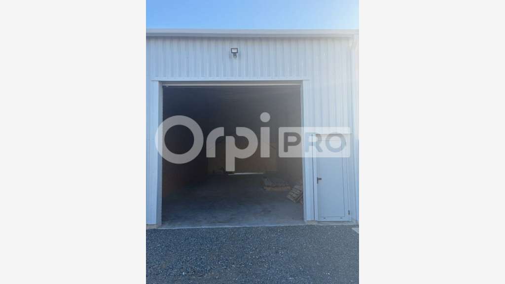 A louer local stockage 100m² proche La Rochelle