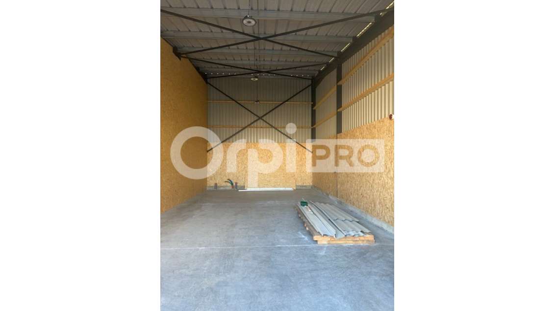 LOCAL STOCKAGE PROCHE LA ROCHELLE