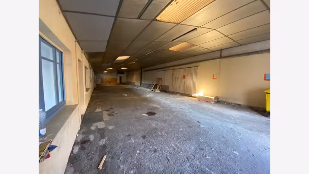 Exclusivité local d'activité 380m² à Saintes