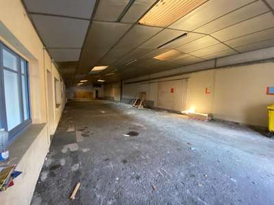 Exclusivité local d'activité 380m² à Saintes
