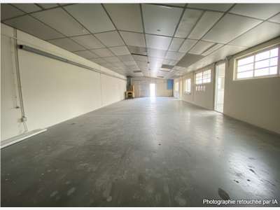 Exclusivité local d'activité 380m² à Saintes