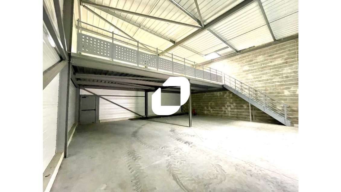 A louer Local d'activité 201m² Salaunes