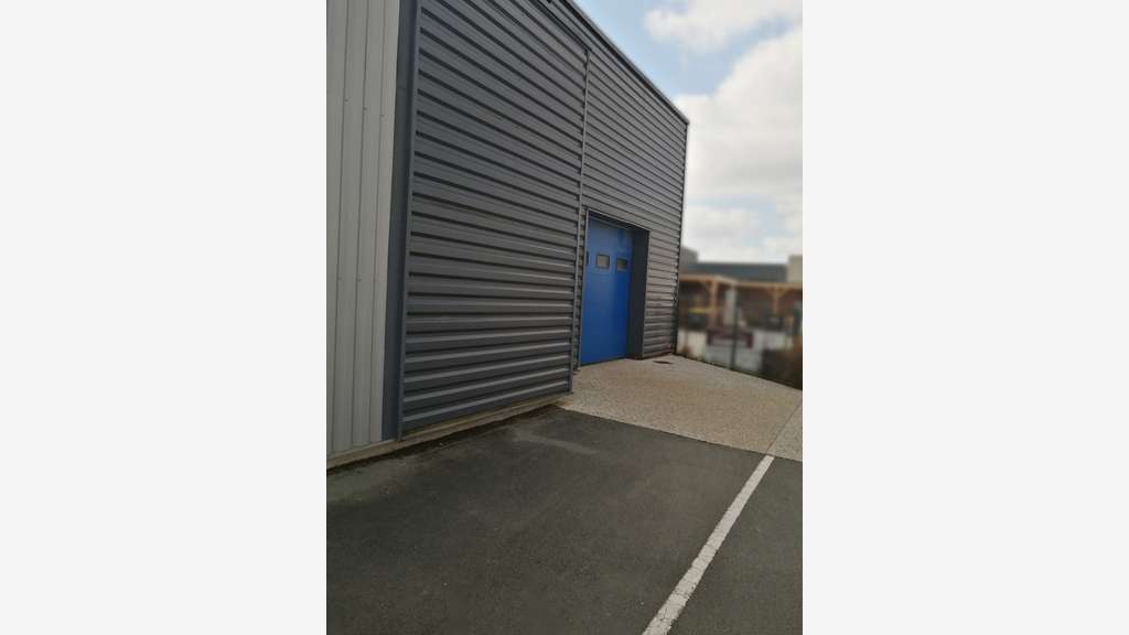 A louer bâtiment activité 720m² agglo rochelaise