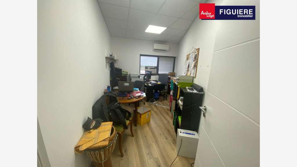 Location local mixte neuf 162m² à Lamanon D538