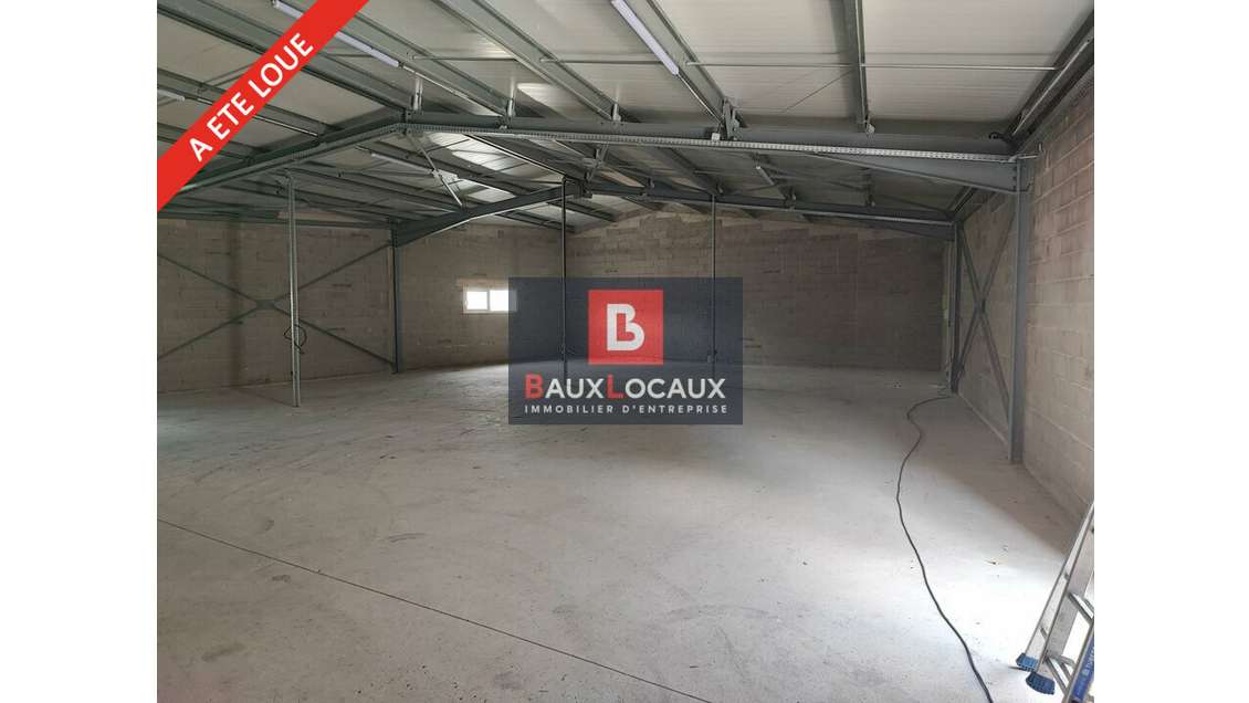 Location entrepôt neuf 270m² à Salon de Provence