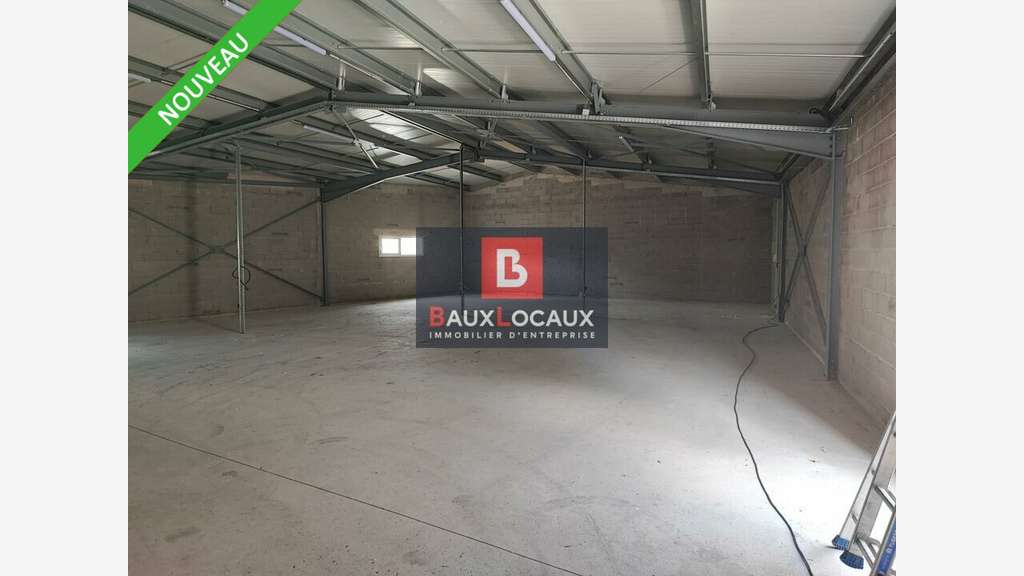 Location entrepôt neuf 270m² à Salon de Provence