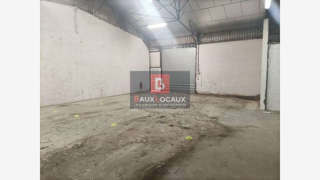 A louer entrepôt de 230m² à Salon de Provence